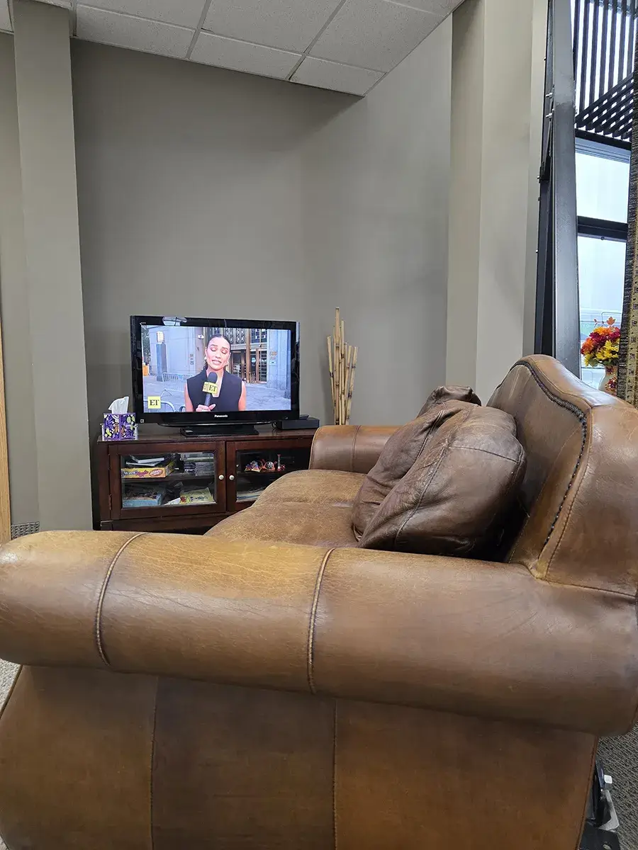 Customer-Lounge-With-TV Customer Lounge With TV | Magic Carpets